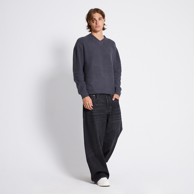 V-neck knit sweater "Manne" Grey